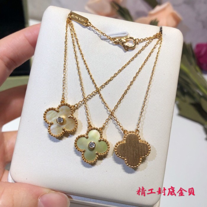 Necklace 04=