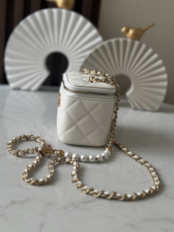 Mini Vanity Case with Pearl Chain “10.5x8.5x7cm”-085 =