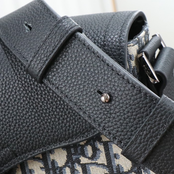 Saddle “23 x 17 x 6 cm”-084=