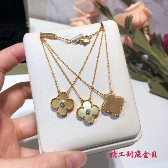 Necklace 04=