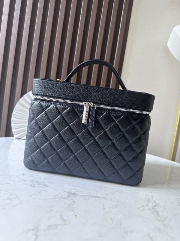 Vanity Case with Top Handle “25x16x18cm”-055 =2228