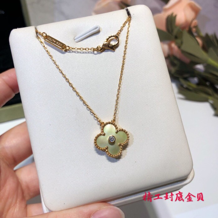 Necklace 04=