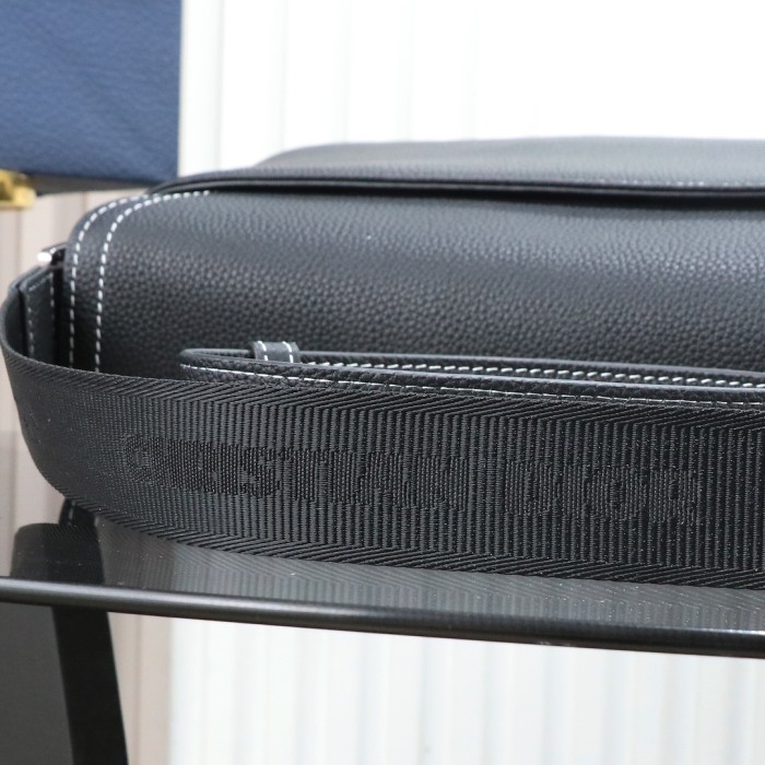 Saddle “31 x 23 x 8 cm”-065=