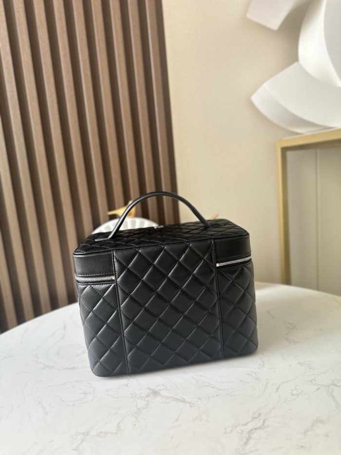 Vanity Case with Top Handle “25x16x18cm”-055 =2228