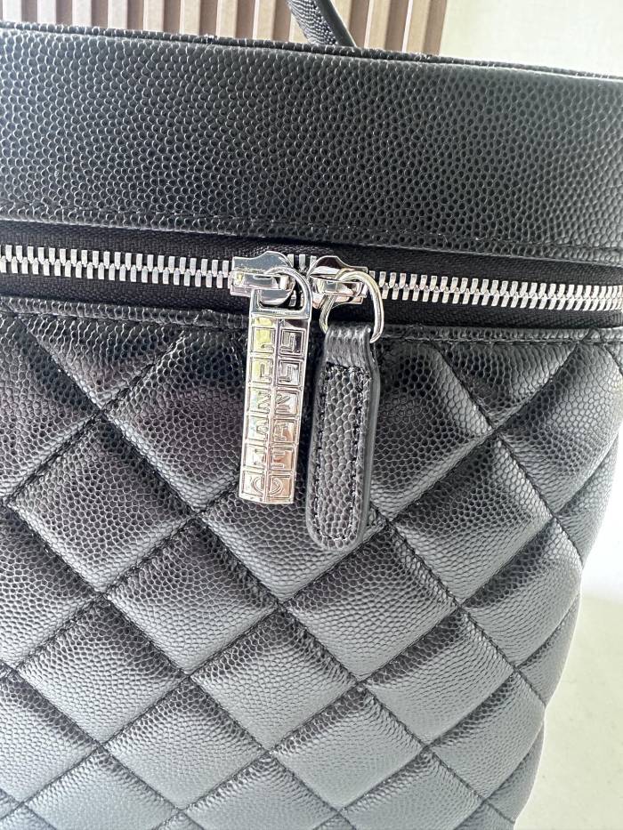 Vanity Case with Top Handle “25x16x18cm”-055 =2228