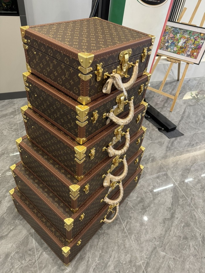 Pyramide  “40 45 50 60 70 80 inch”-0051 0061 0061 0071 0081 0091