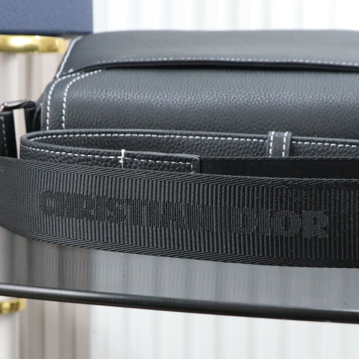 Saddle “23 x 17 x 6 cm”-005=