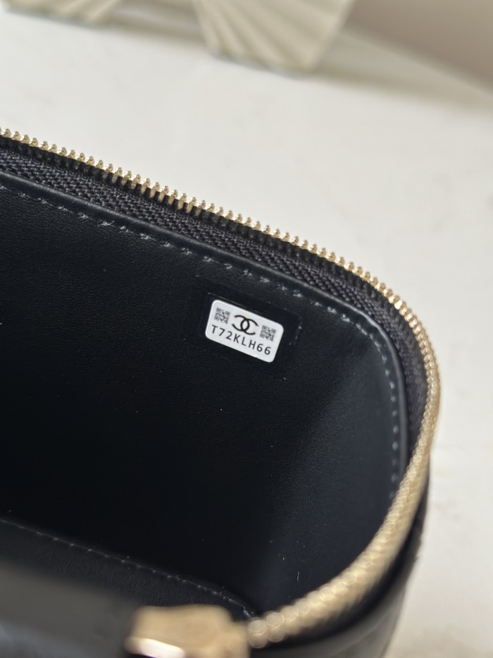Small Vanity Case with Pearl Chain “9.5x17x8cm”-006 =