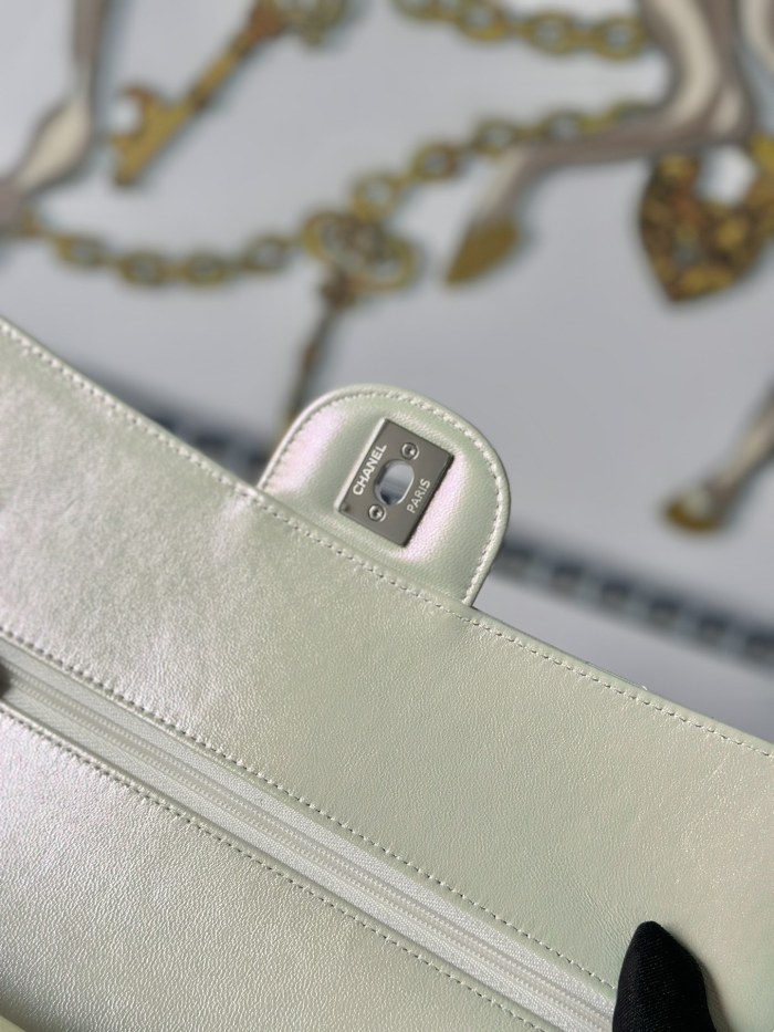 Medium Classic Flap  “25.5x15x6cm”-039 =A01112