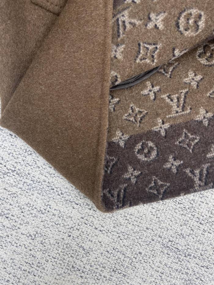 WOOL COAT