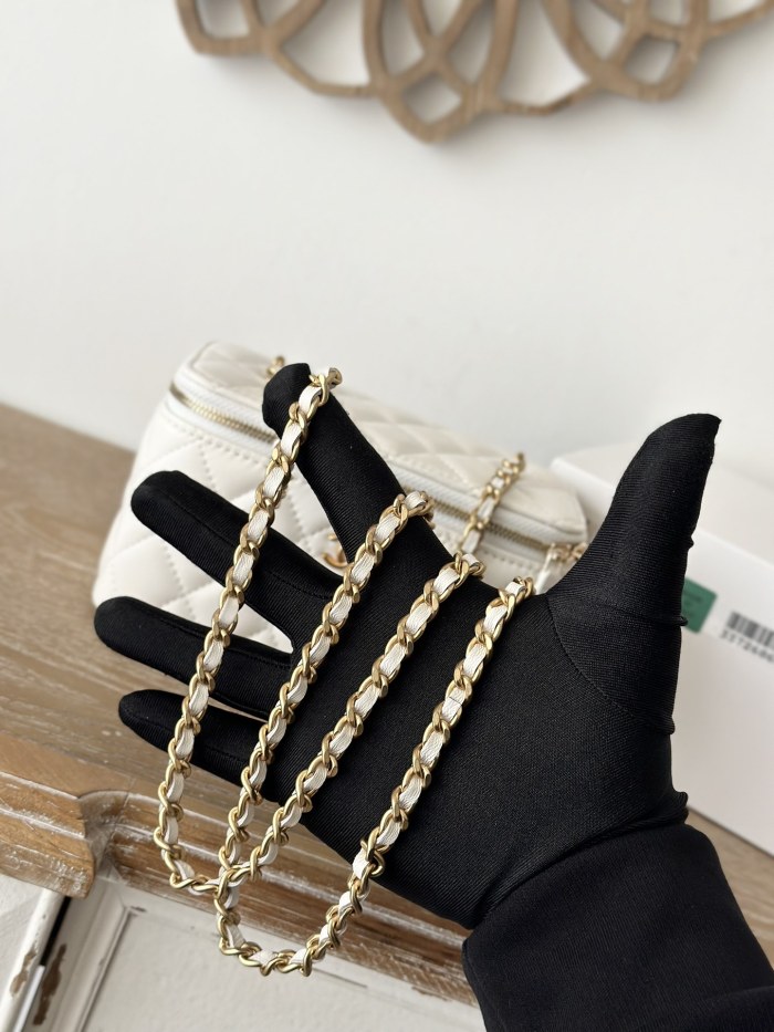 Mini Vanity Case with Pearl Chain “16x9.5x8cm”-006 =66015