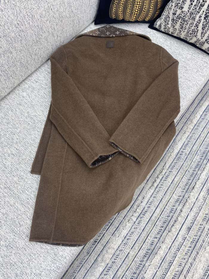 WOOL COAT