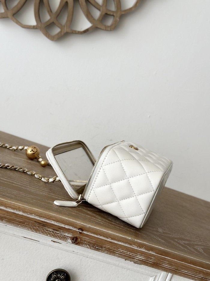 Mini Vanity Case with Pearl Chain “16x9.5x8cm”-006 =66015