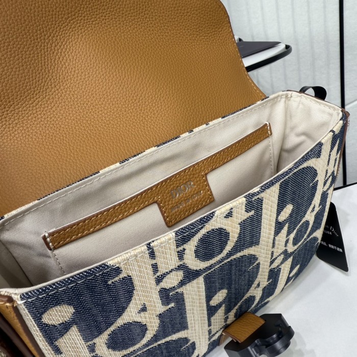 saddle “24 x 16.5 x 5.5 cm”-094=
