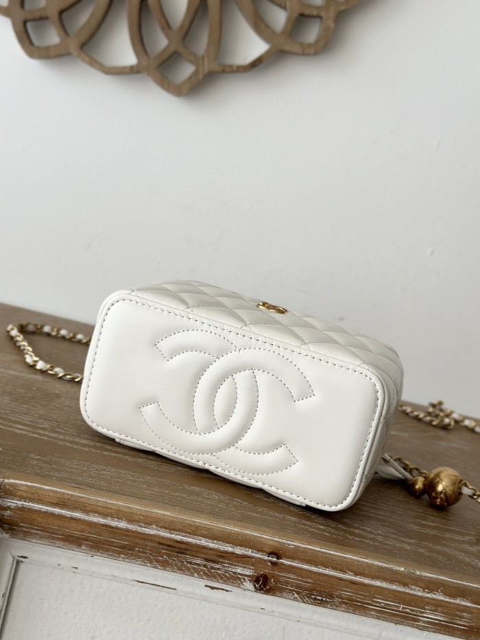 Mini Vanity Case with Pearl Chain “16x9.5x8cm”-006 =66015