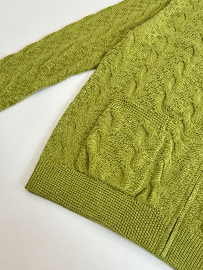 WOOLEN SWEATER