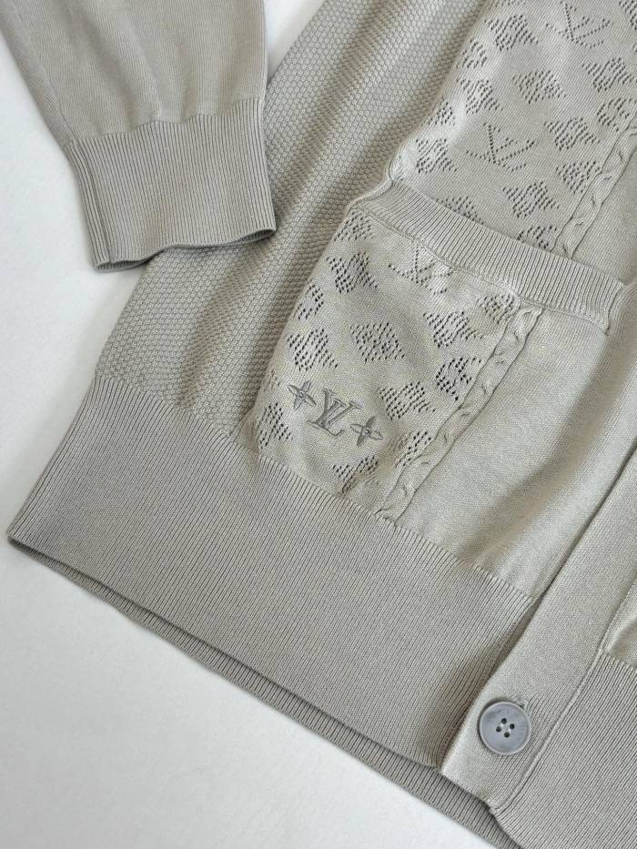 WOOLEN SWEATER