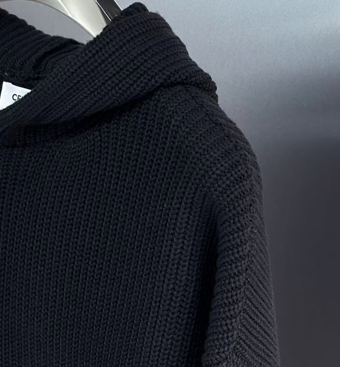 WOOLEN HOODIE