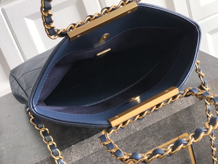 Small Shopping Bag with Chain Handle “24.5x17x6.5cm”-089 =AS3917