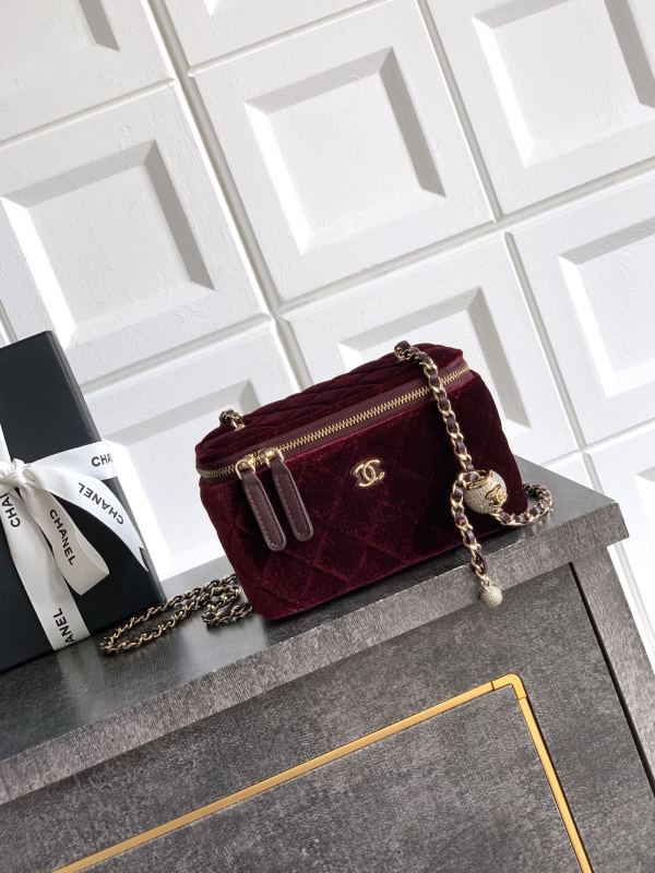 Vanity Case with Pearl Chain “9.5x17x8cm”-026 =AS4668