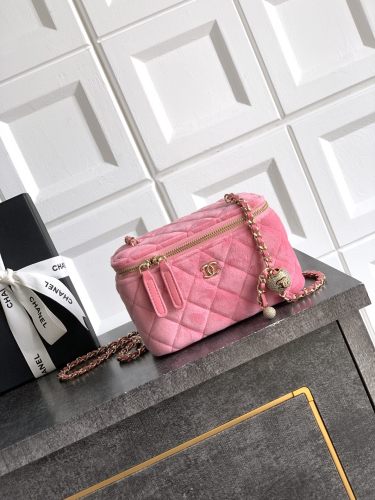 Vanity Case with Pearl Chain “9.5x17x8cm”-026 =AS4668