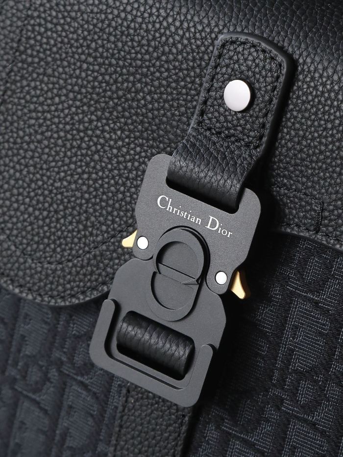Saddle “33 x 43.5 x 19.5cm”-026=