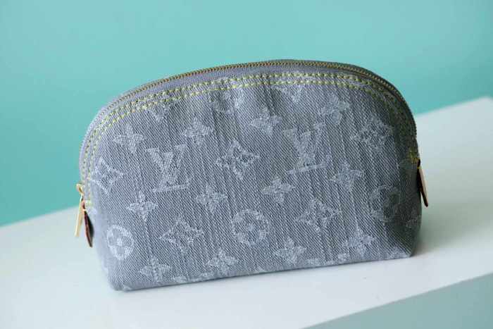 Cosmetic Pouch PM “19*12*6CM” 042
