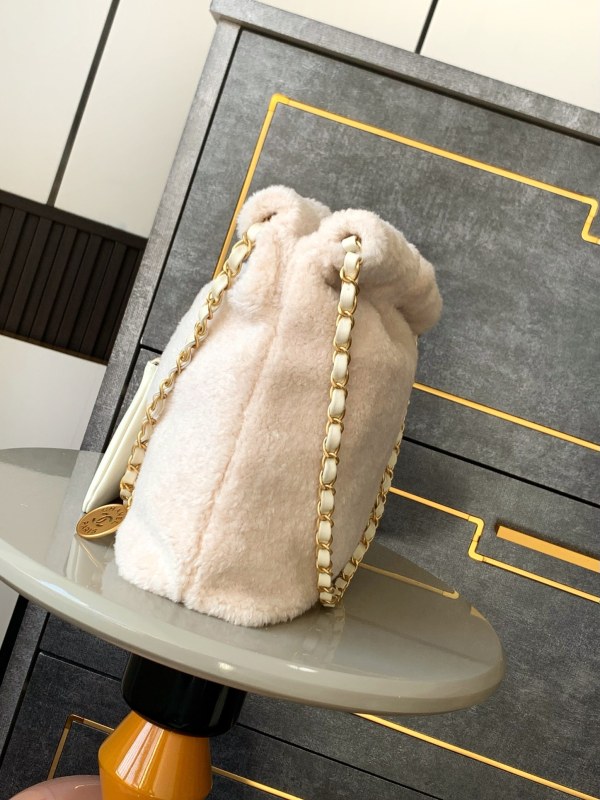 22 Handbag in Shearling  “35x37x7cm”-007 =AS3260