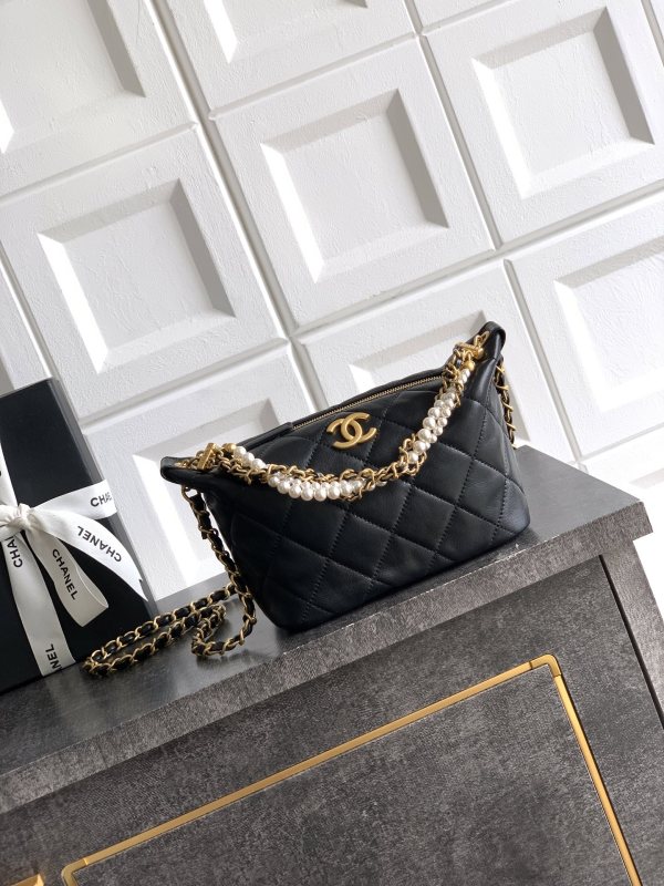 Pearl Chain Hobo Bag “13x23.5x7.5cm”-037 =