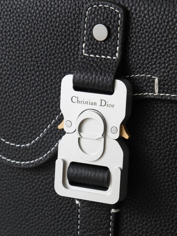 Saddle “33 x 43.5 x 19.5cm”-026=