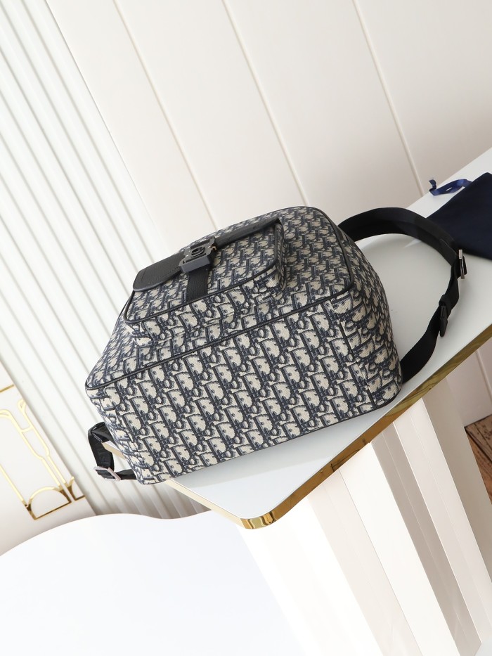 Saddle “33 x 43.5 x 19.5cm”-026=