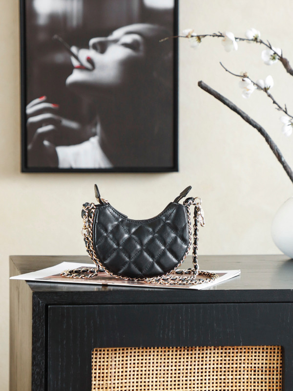 PM Loop Hobo Bag “14*10*6CM” 054