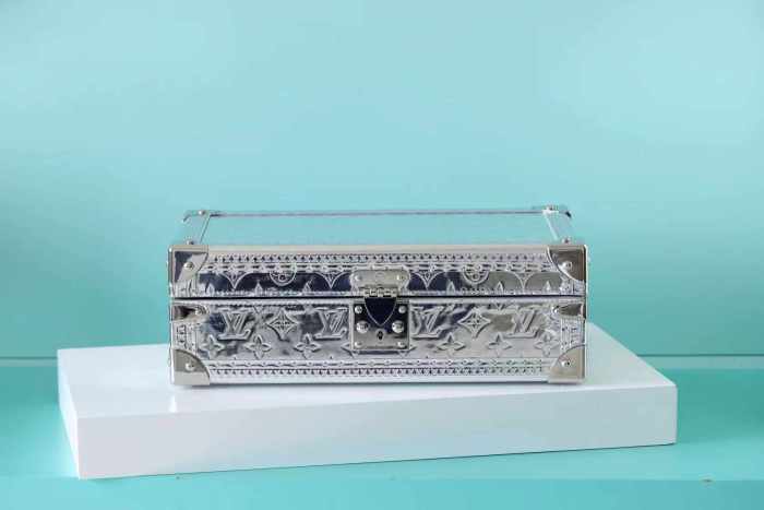 Coffret 8 Montres “35*19.5*12CM” 0611