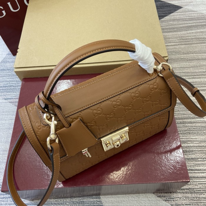 Signature top handle “26x18x11.5CM”-096=