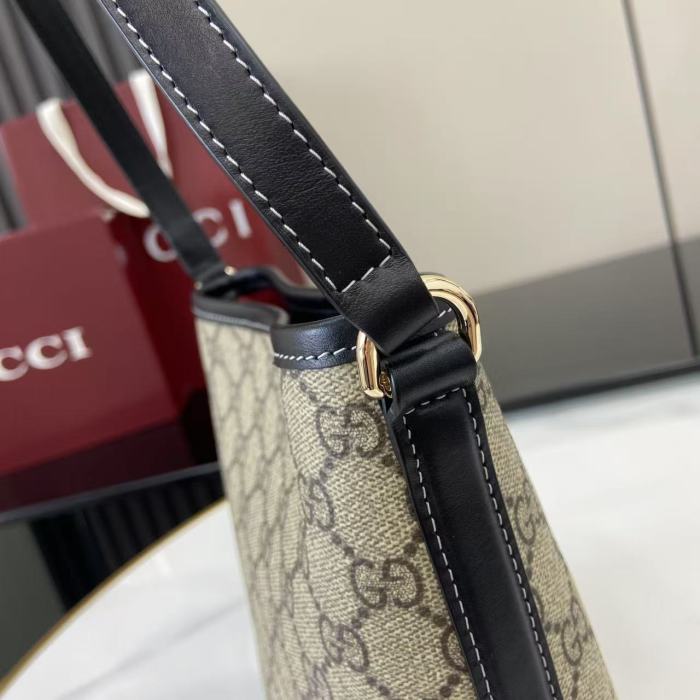 GG Emblem Bag “15x18x18x8CM”-084=