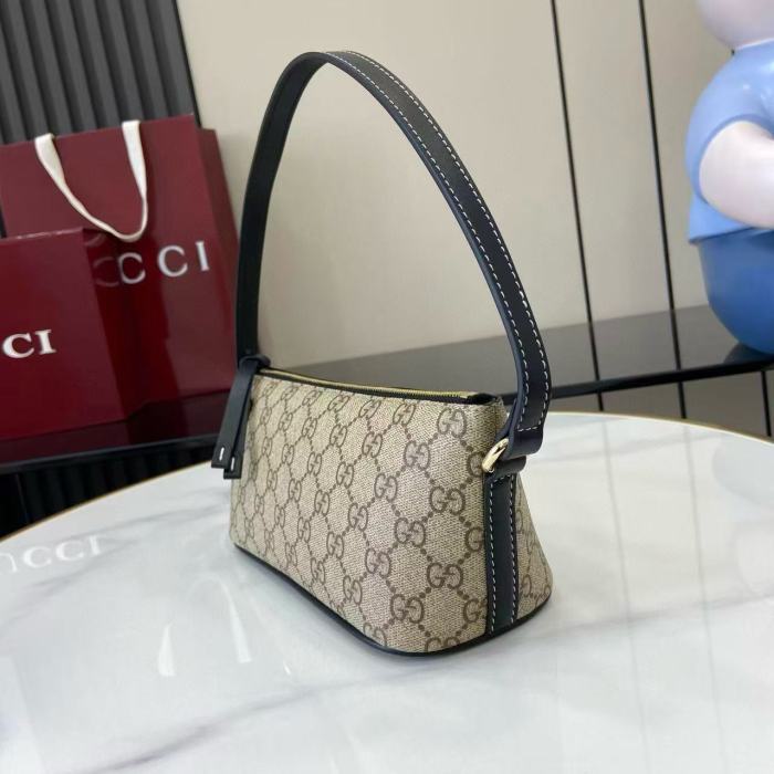 GG emblem“22x27x10.5CM”-044=