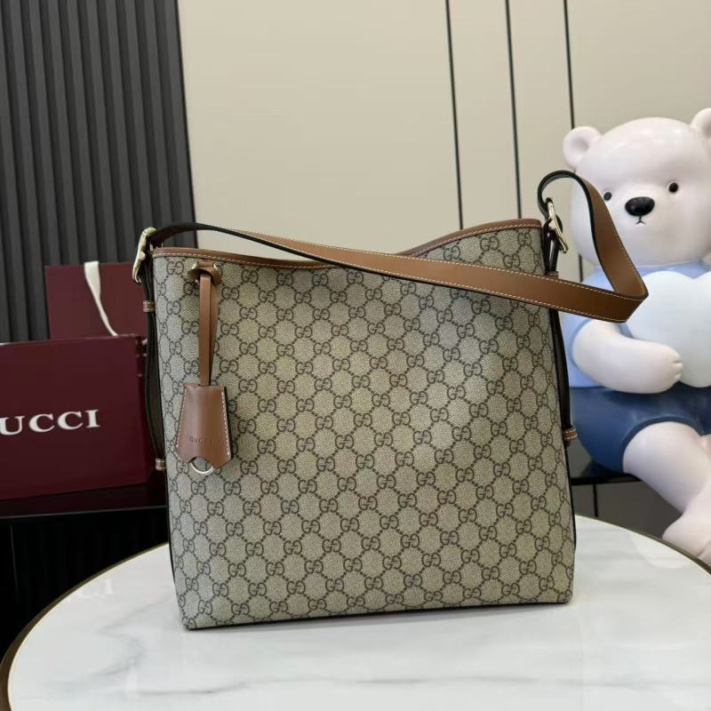 GG Emblem Bag “30.5x30.5x9CM”-065=