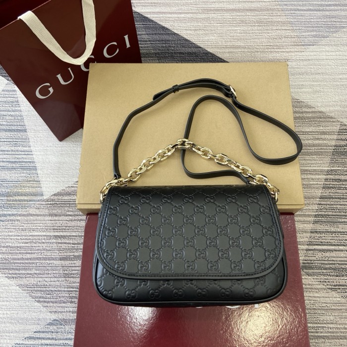 GG Emblem “28x17x9CM”-026=