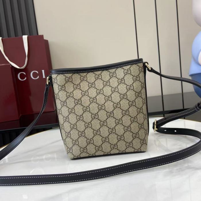 GG Emblem Bag “15x18x18x8CM”-084=