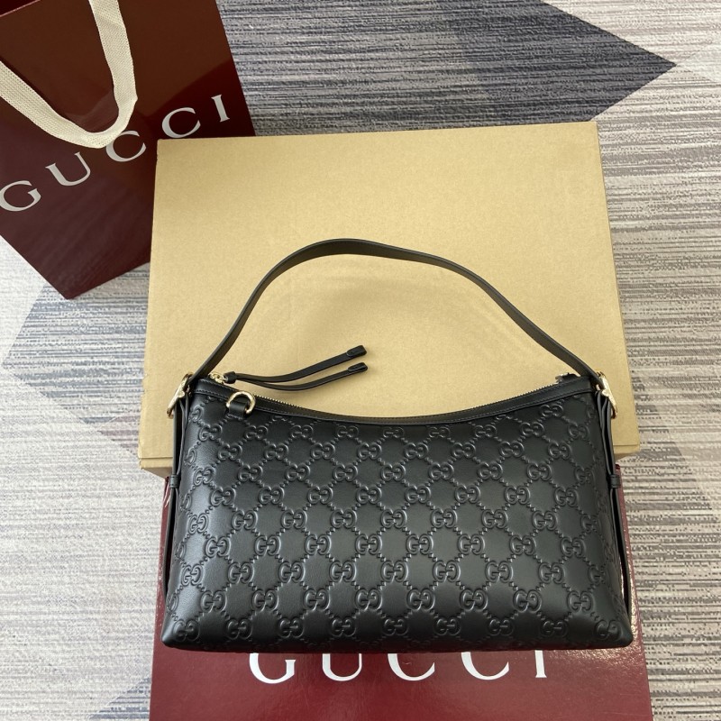 GG Emblem “30x19x11CM”-075=