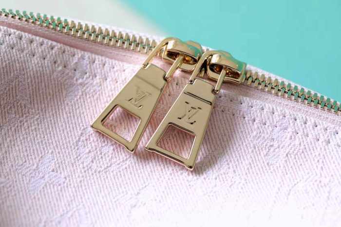 Cosmetic Pouch GM “27*18*9CM” 083