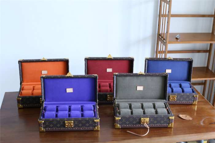 Coffret 8 Montres “35*19.5*12CM” 0211