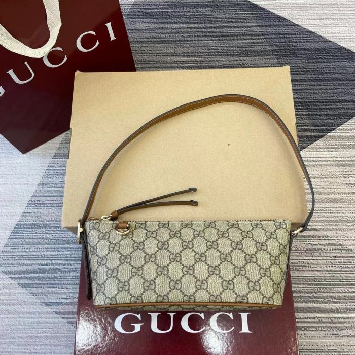 GG emblem“22x27x10.5CM”-044=
