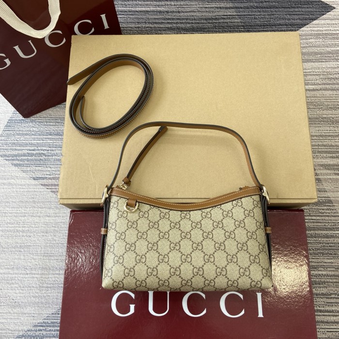 GG Emblem  “22*14*8CM”-094=