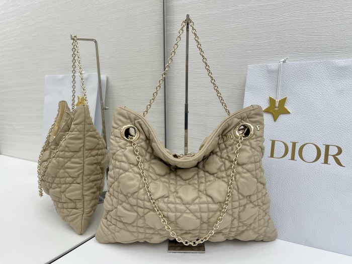 Cannage-Quilted Tote “38x28.5cm”-017