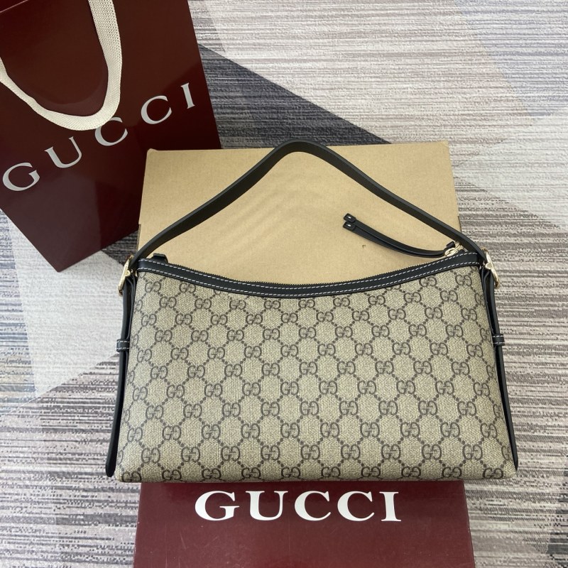 GG Emblem“30x19x11CM”-025=