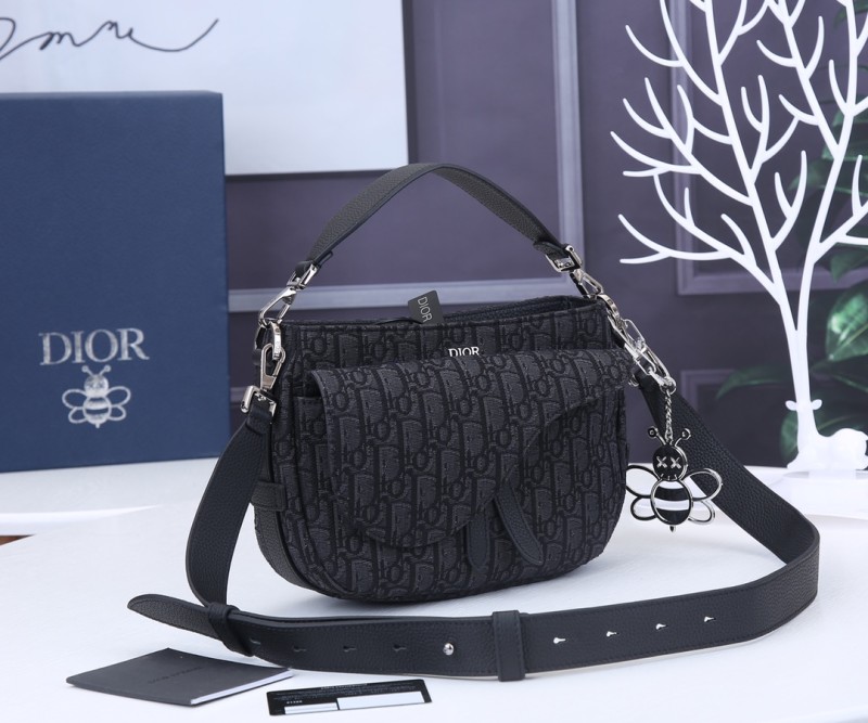 Saddle Soft “24  x 17.5  x 8 cm”-074=