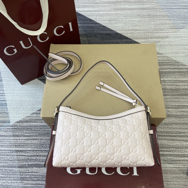 GG Emblem“22x14x8CM”-005=