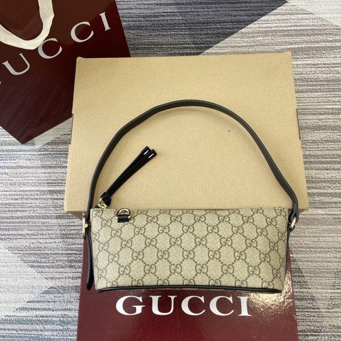 GG Emblem small shoulder bag “22(27)x10.5x9CM”-044=