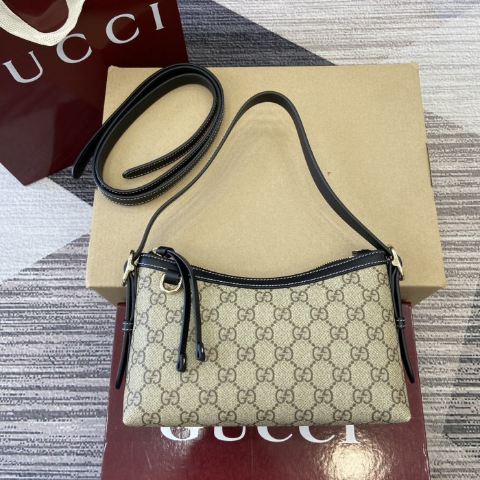 GG Emblem Small shoulder bag “22x14x8CM” -094=